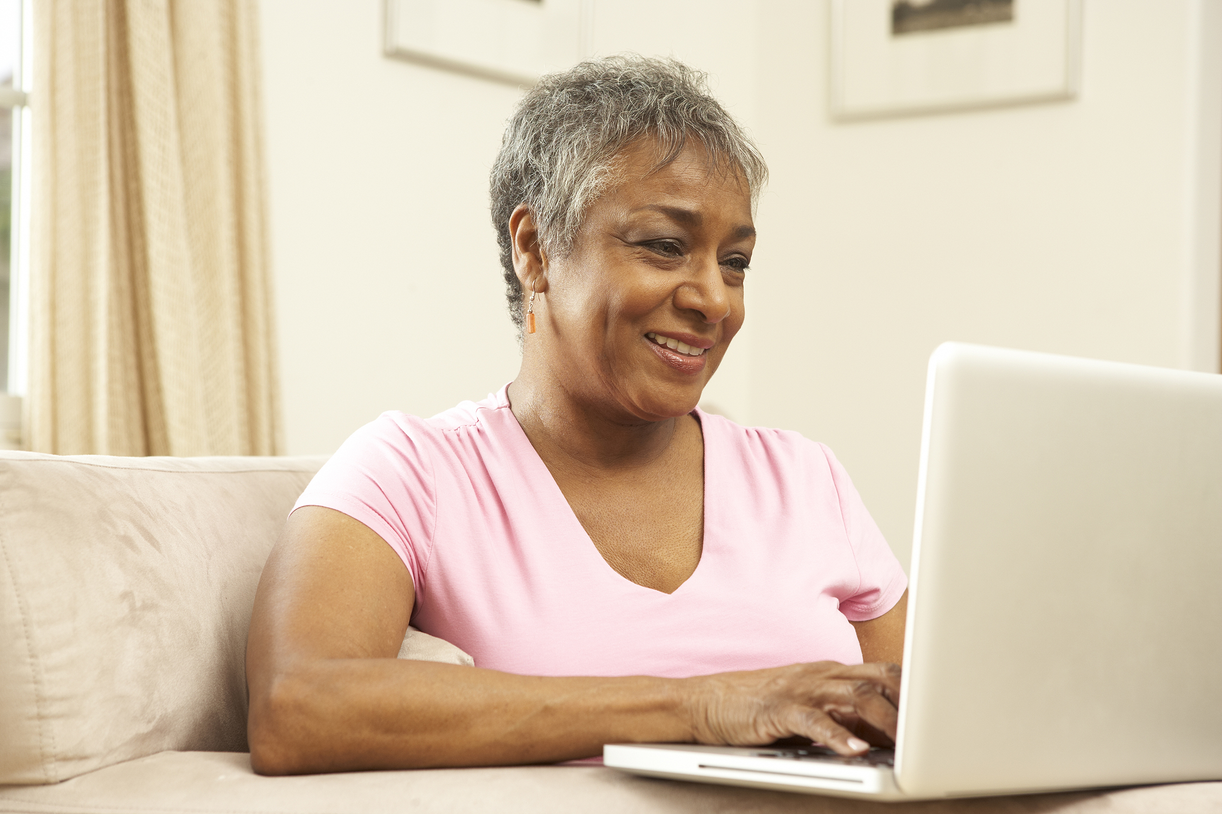 Veteran accessing her VA Health Summary online